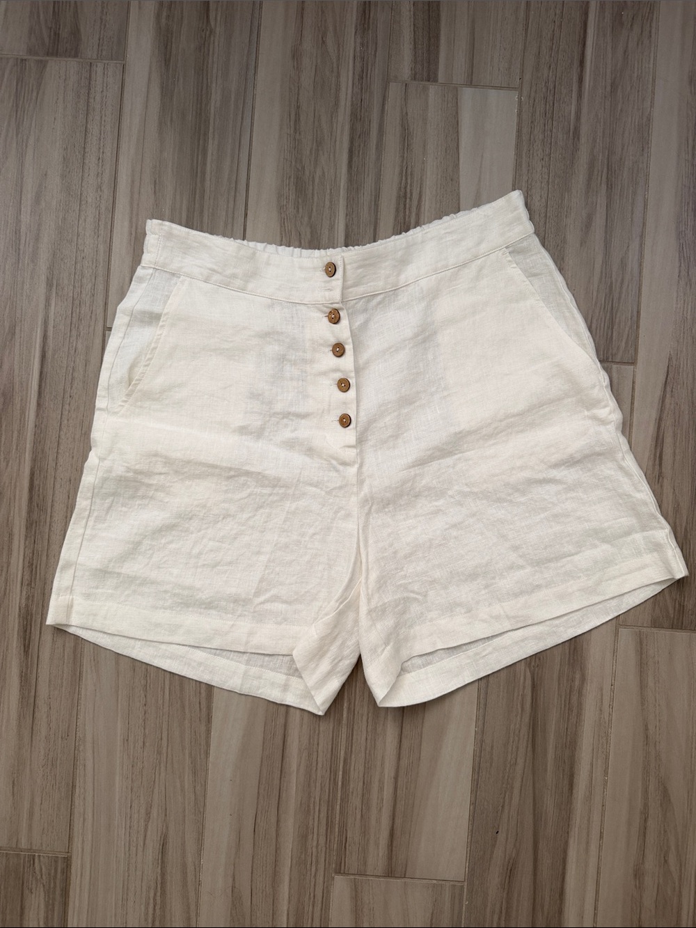 High-Waist Linen Blend Shorts in Off-White